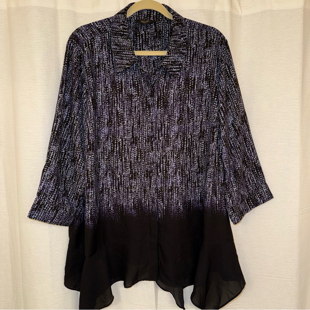 Simply Vera Vera Wang Black and Purple concealed button up Tunic, asymmetric hem